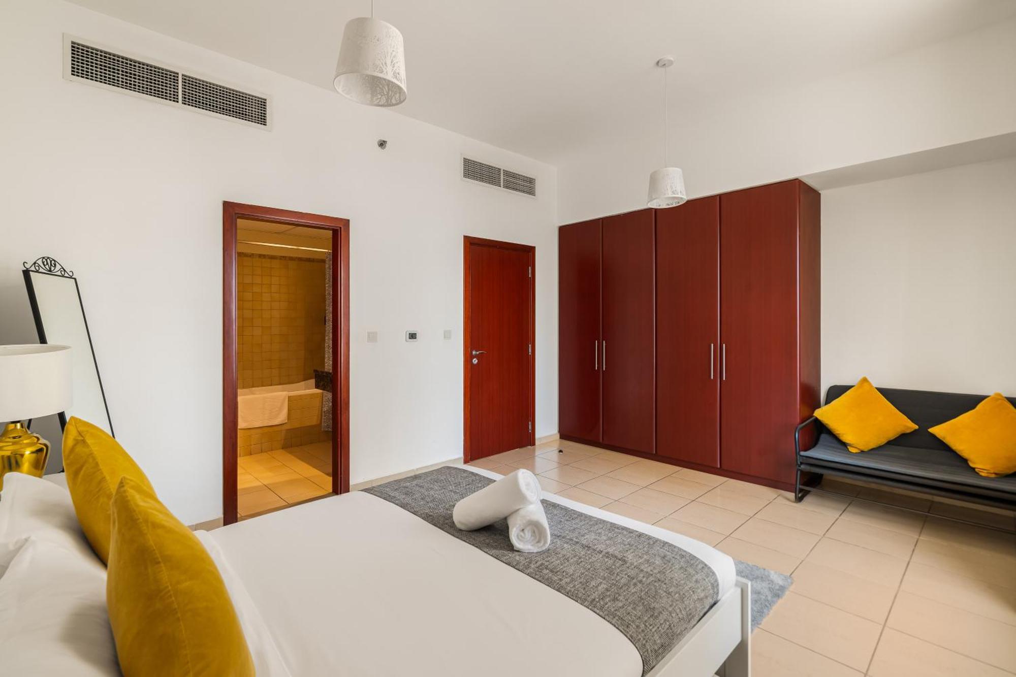 Beautiful 2Br & 4Br Apartments On Jbr Beach, Walking Distance To Bluewaters Island - By Sunkissed Holiday Homes Dubaj Kültér fotó